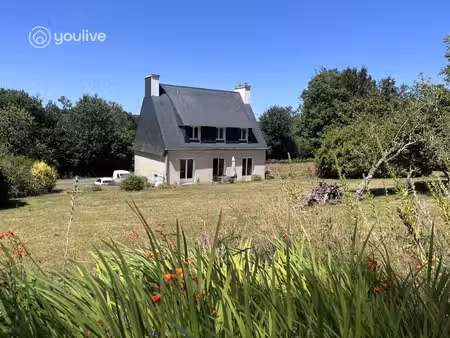 a 15 mn de quimper - maison familiale sur grande parcelle