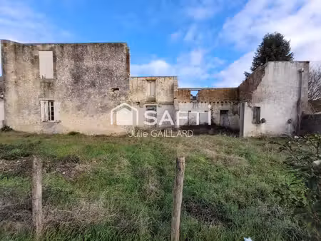 *** bâtisse en pierres de 314 m2 à rénover entièrement ***