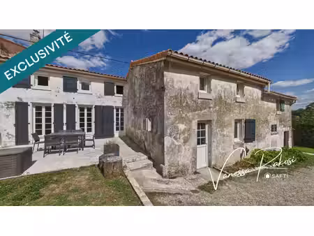 maison de 150 m²   3 chambres  des dépendances et 2000m² de jardin