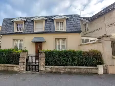 maison de ville 6 pièces 151 m²