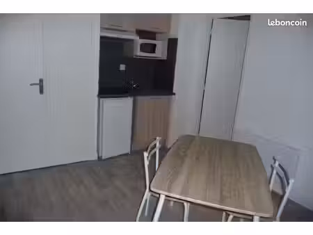 studio avec parking