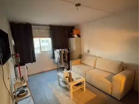 studio 25 m² lumineux – location à l’année – balaruc-les-bains