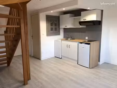 appartement lumineux – centre historique d’hennebont – 450 + 15 de charges