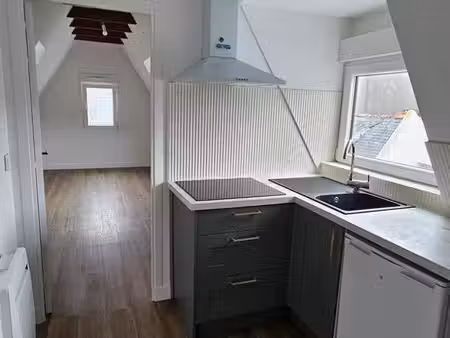 appartement t2 à louer à l'année- refait à neuf en centre-ville