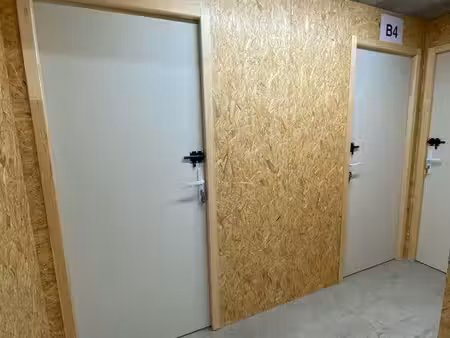 cave à la location 3 m2