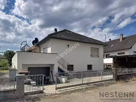 belle maison rénovée 7 pièces  196 m²  2 garages sur 6.10 ares
