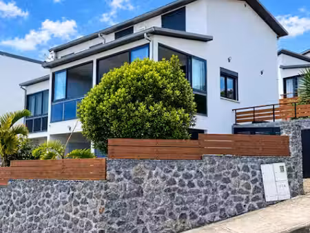 location villa 3 pièces 120 m² à la possession (97419)  1 689 €