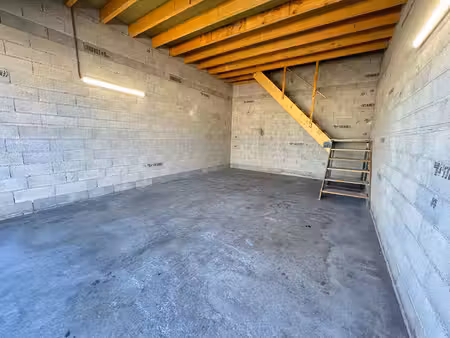 location local commercial  69.00m²  peyriac