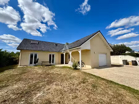 vente maison 6 pièces  130.00m²  rubelles