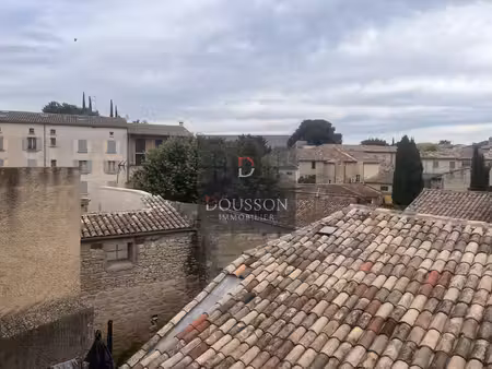 centre uzes  aux pieds des commerces