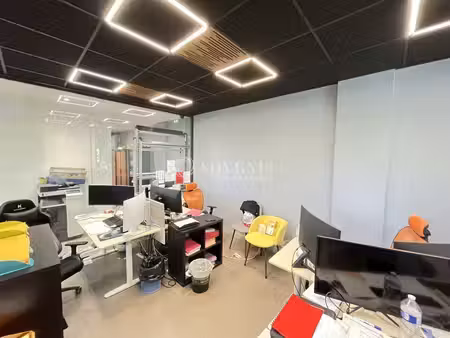 vente local d’activités lognes 77185 99m²