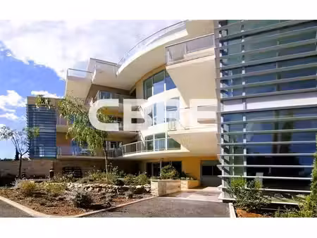 location bureau biot 227 m²