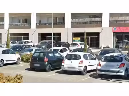 location commerce morieres les avignon 94 m²