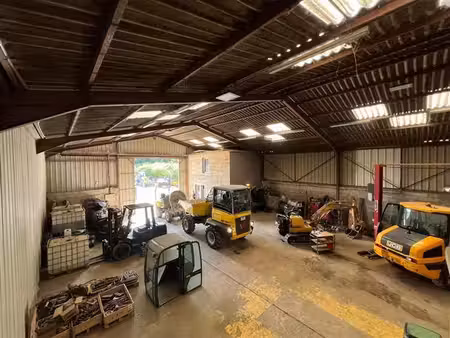 location local d'activités louvres 373 m²