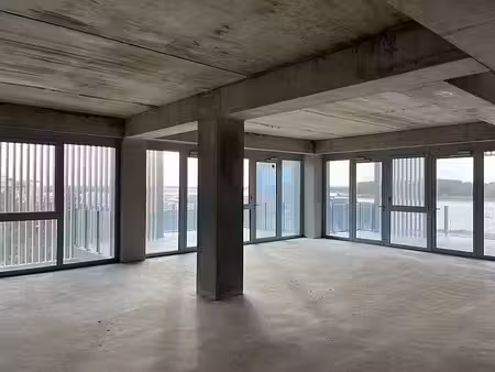 location bureau lorient 145 m²