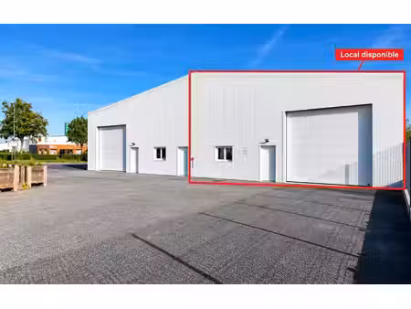 location entrepôt cugand 85610 184m²
