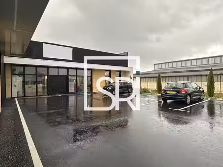 location commerce thiers 63300 374m²