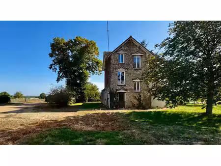 maison de charme sur terrain de près de 2 hectares.