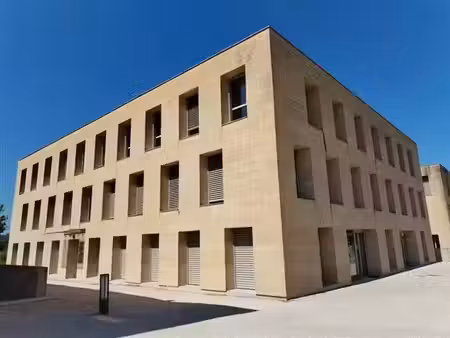 location bureau aix en provence 818 m²