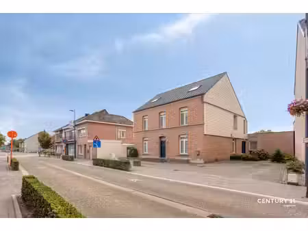 woning met praktijk op toplocatie in centrum begijnendijk