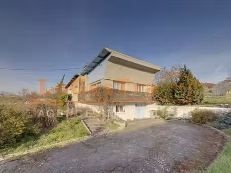 maison de 108 19m2 à rénover  esley