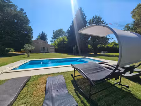 magnifique villa de 180 m2 avec piscine au coeur d'un parc arboré