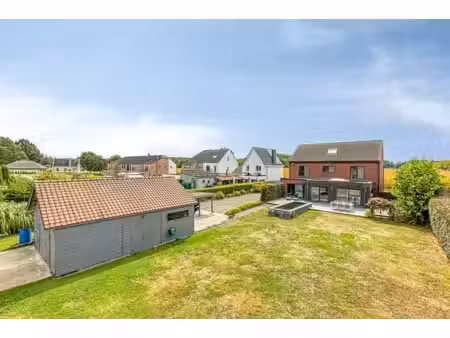 unieke ruime woning met praktijkruimte + 5(6)slpkmrs op 25 a