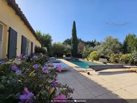 propriété familiale avec piscine  jacuzzi  sauna et dépendances