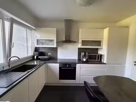 f4 de 82 m2 + une cave + un box garage à illzach-modenheim (68110)