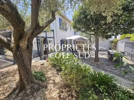 pujaut  maison de caractère 246 m² | piscine | 165 m² de potentiel- 750 000 € –...