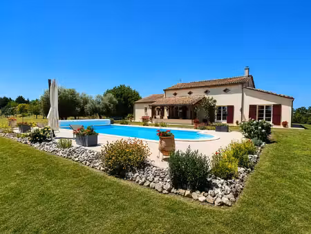 sublime maison esprit villa au calme dans la campagne