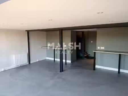 location local commercial 74m²
