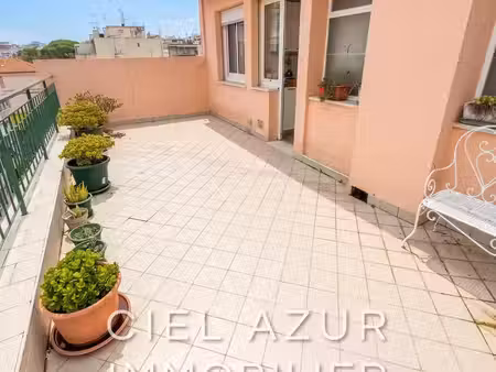 location appartement 2 pièces 53 m² à antibes (06160)