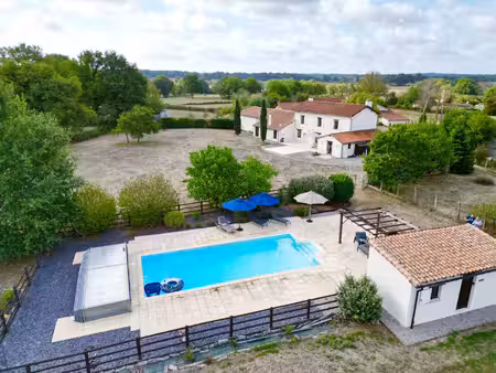 magnifique maison familiale — emplacement exceptionnel  belle piscine