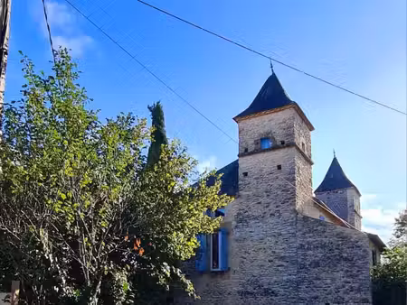 belle quercynoise avec un gite indépendant