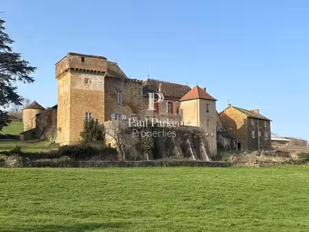 château fort du xiie siècle avec gîte indépendant aménagé