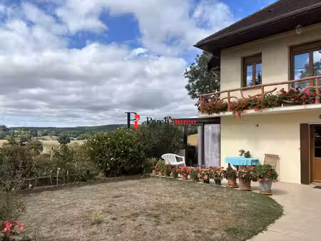 maison de hameau avec vue degagee sur la campagne