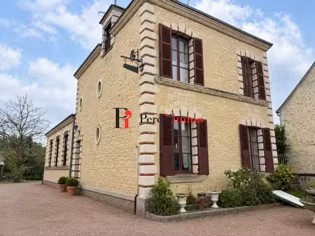 ancienne ecole dans un village avec commerces entre belleme et m