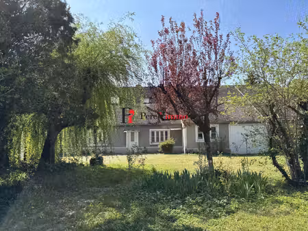 maison de village avec potentiel  terrain arboré de 1100 m² ?