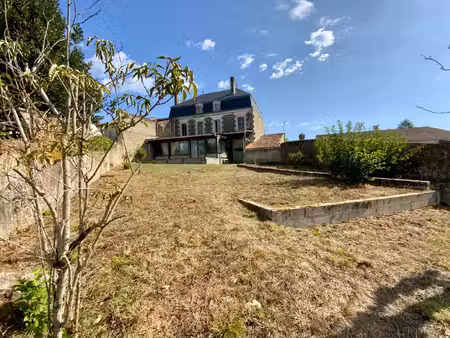 vente maison 12 pièces 370 m² montendre (17130)