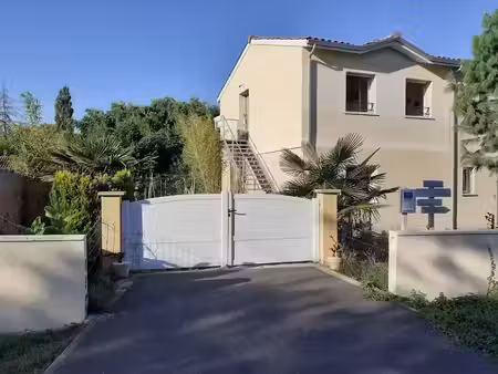location meublée maison 3 pièces 40 m² à gradignan (33170)  1 040 €