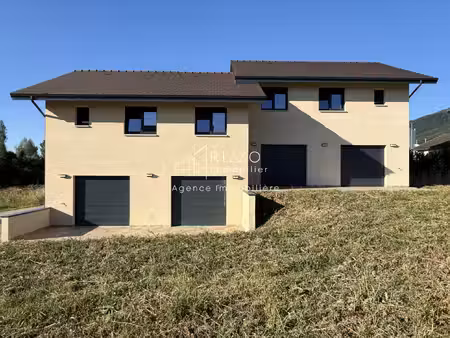 maison mitoyenne neuve de 106 m2 aux belles prestations à sa