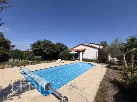 magnifique villa avec piscine  garage et jardin