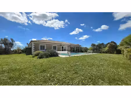 villa de plain-pied  120m²   5 pièces  vue dégagée et excellent dpe