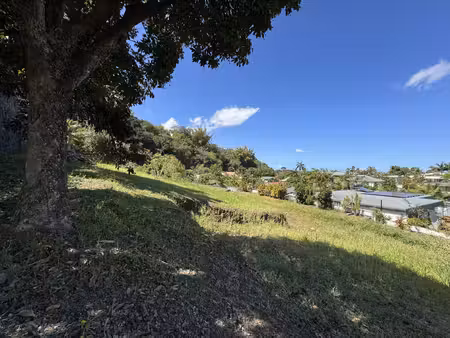 achat terrain 710m² entre deux 97414