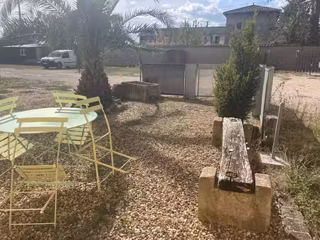 grand t2 avec jardin privatif et place de parking