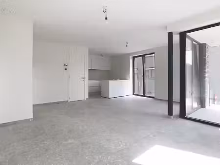 lichtrijk hoekappartement in nieuwe residentie in centrum van oostnieuwkerke