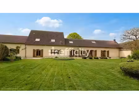 maison 6 pièces - 222 m²