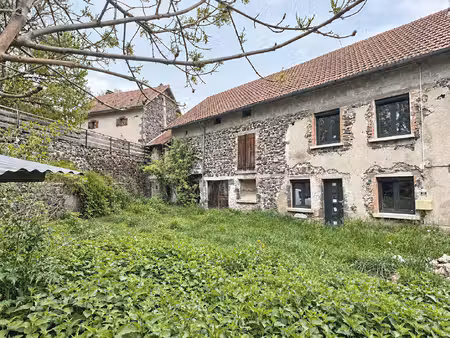 st-ours-les roches / grange et maison de bourg à vendre  ensemble à rénover !