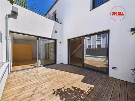 maison d'architecte avec près de 40 m² d'espaces extérieurs